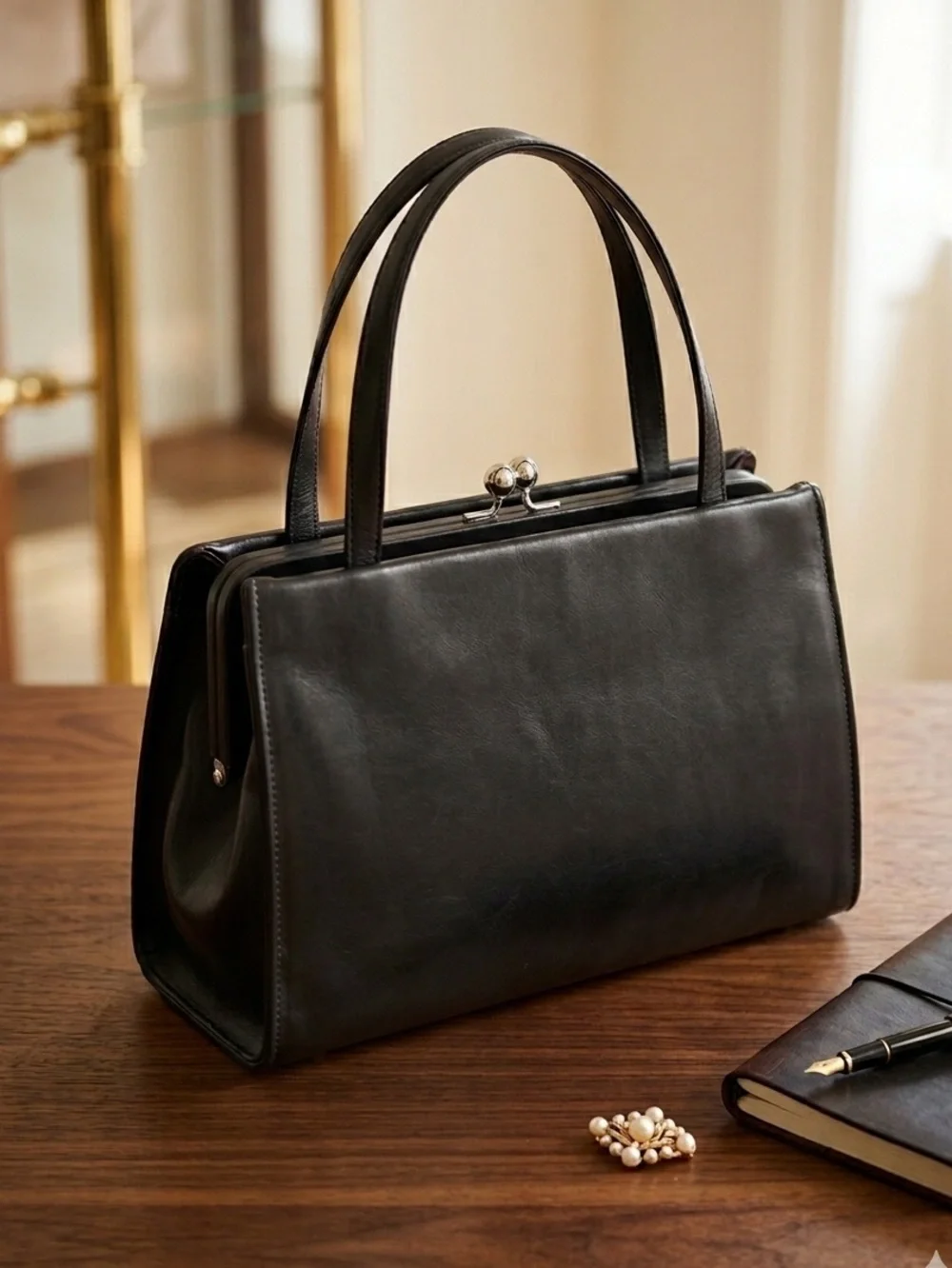 Sydney California 60’s Classic Structured gray Women's Lucite Top Handle Handbag