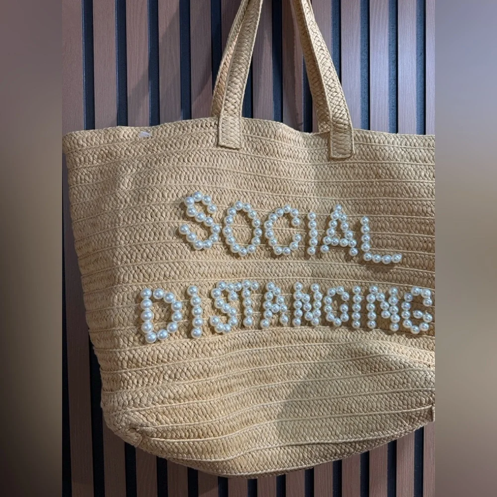 BTB LOS ANGELES SOCIAL DISTANCING‎ STRAW TOTE