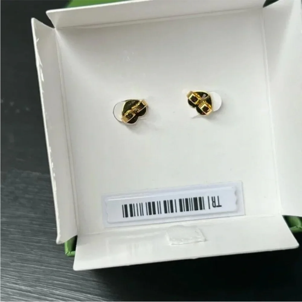 kate spade design features
