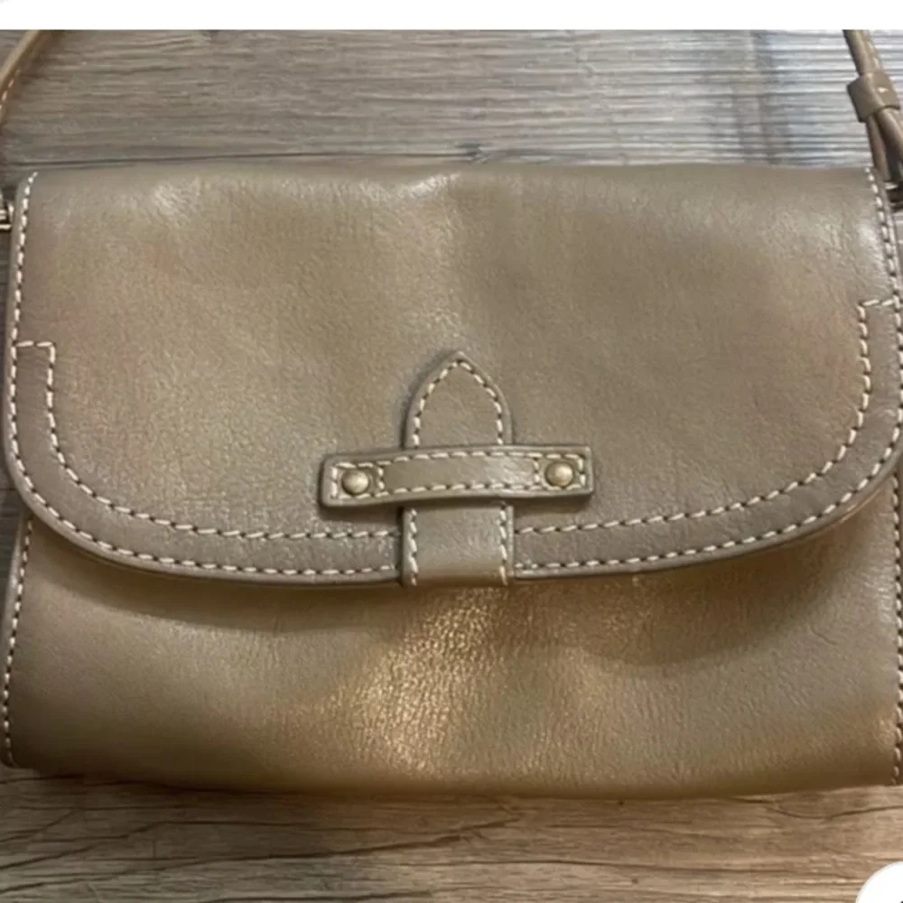 Frye Olivia crossbody iced taupe. eUC!