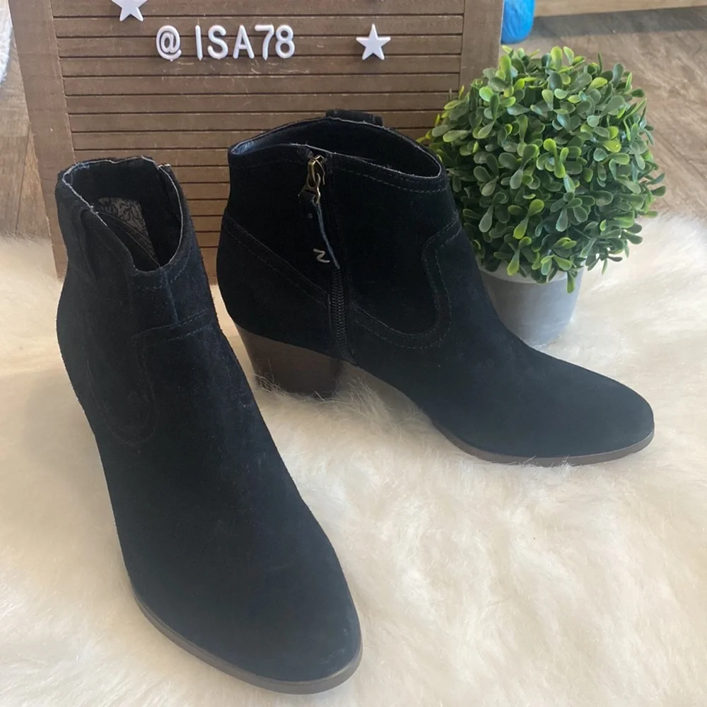 Zodiac kela suede