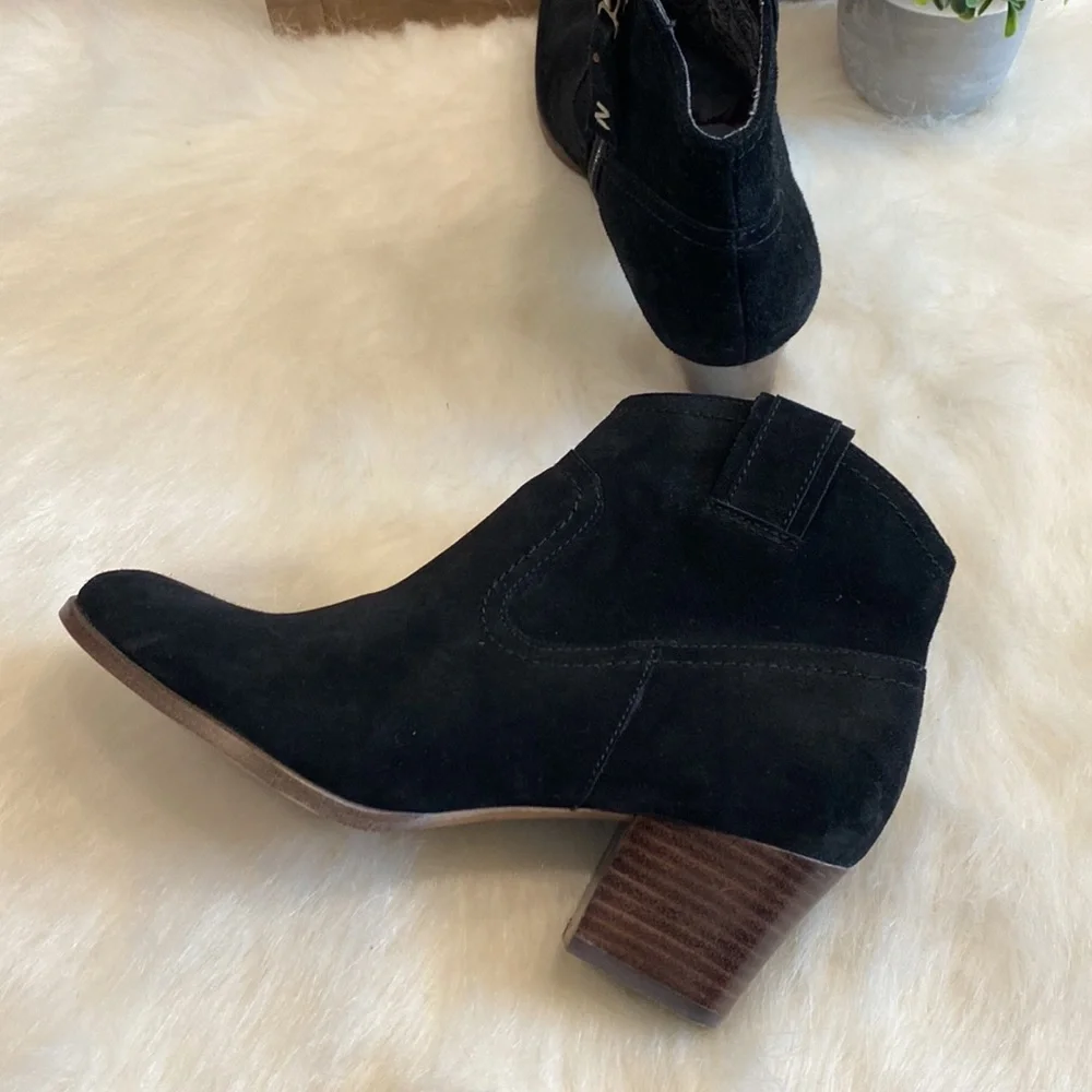 Zodiac kela suede