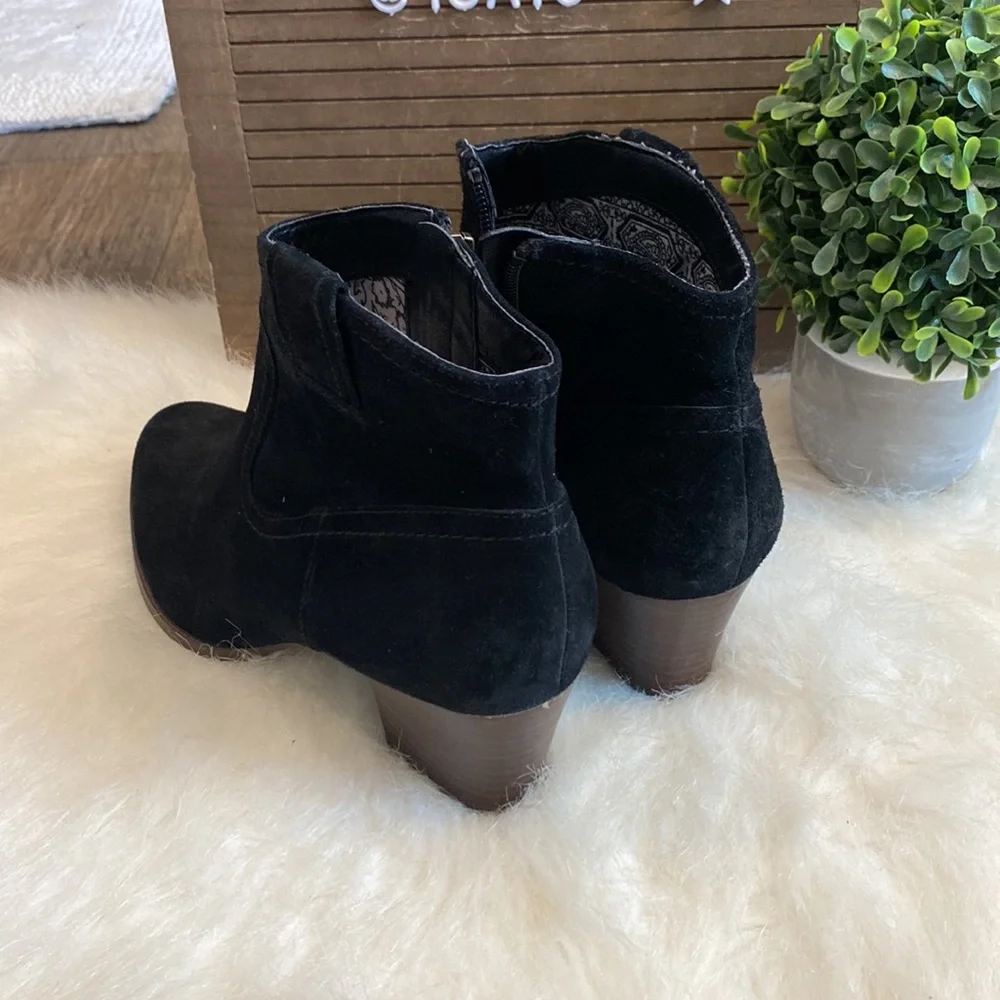 Zodiac kela suede