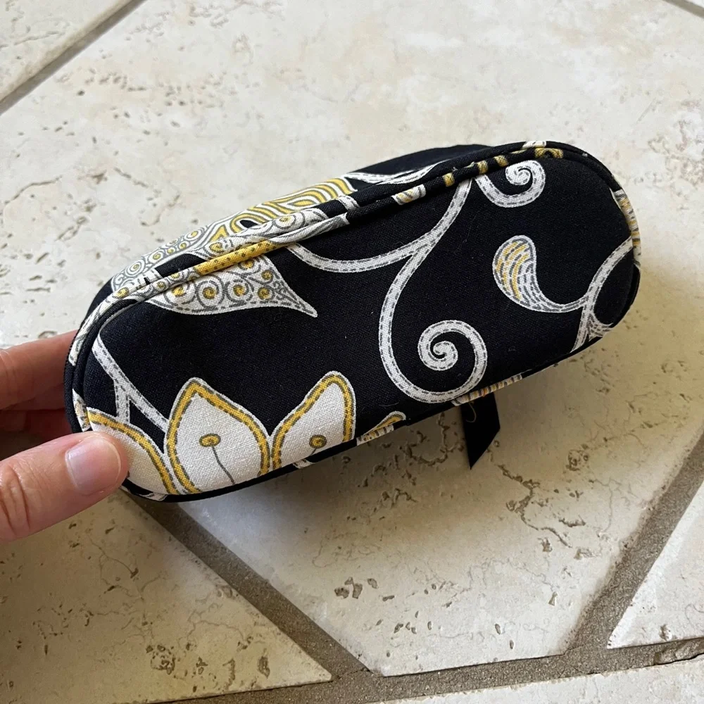 Vera Bradley Zip Up Container Black Yellow White Floral