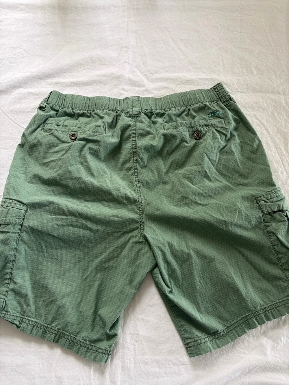 Tommy Bahama Men’s L Elastic Waist Cargo Shorts Green Marlin Shark Lining L/G