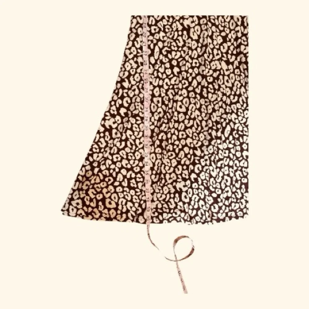 Jessica Howard it’s slimming beige