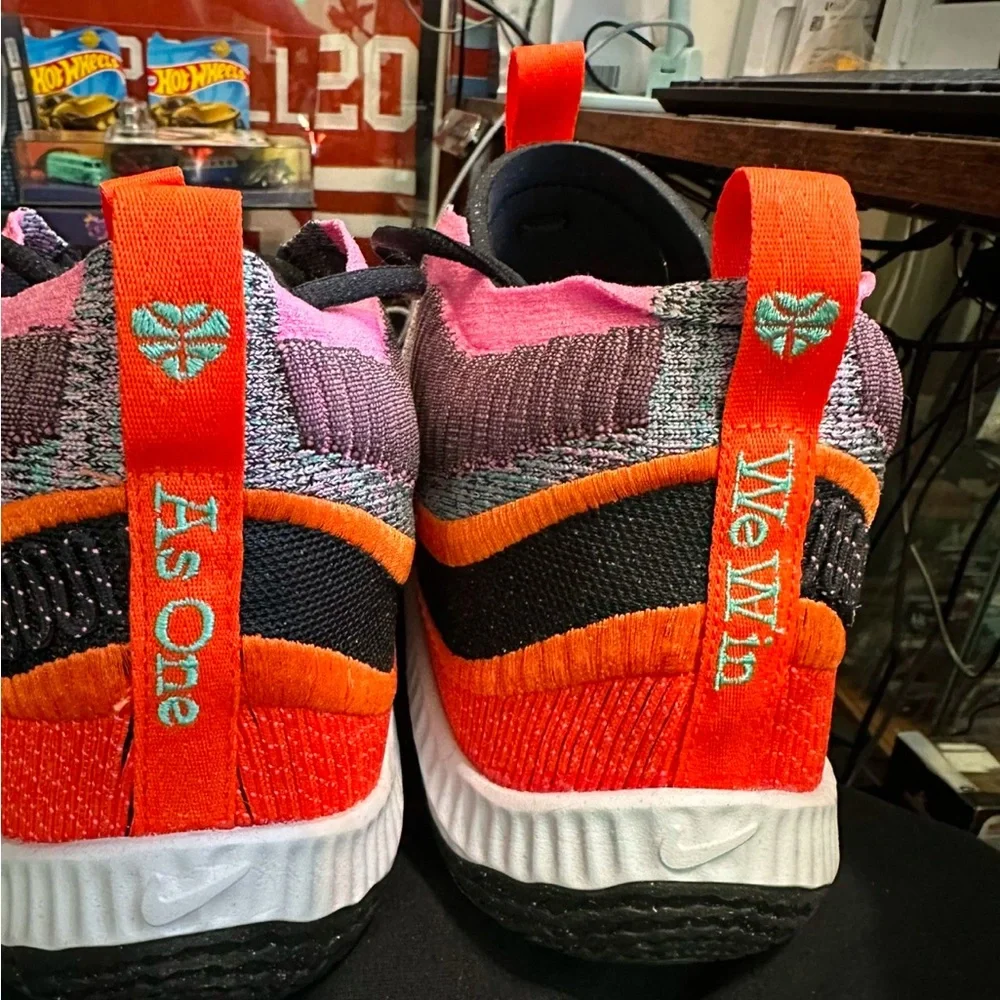 Nike cosmic unity