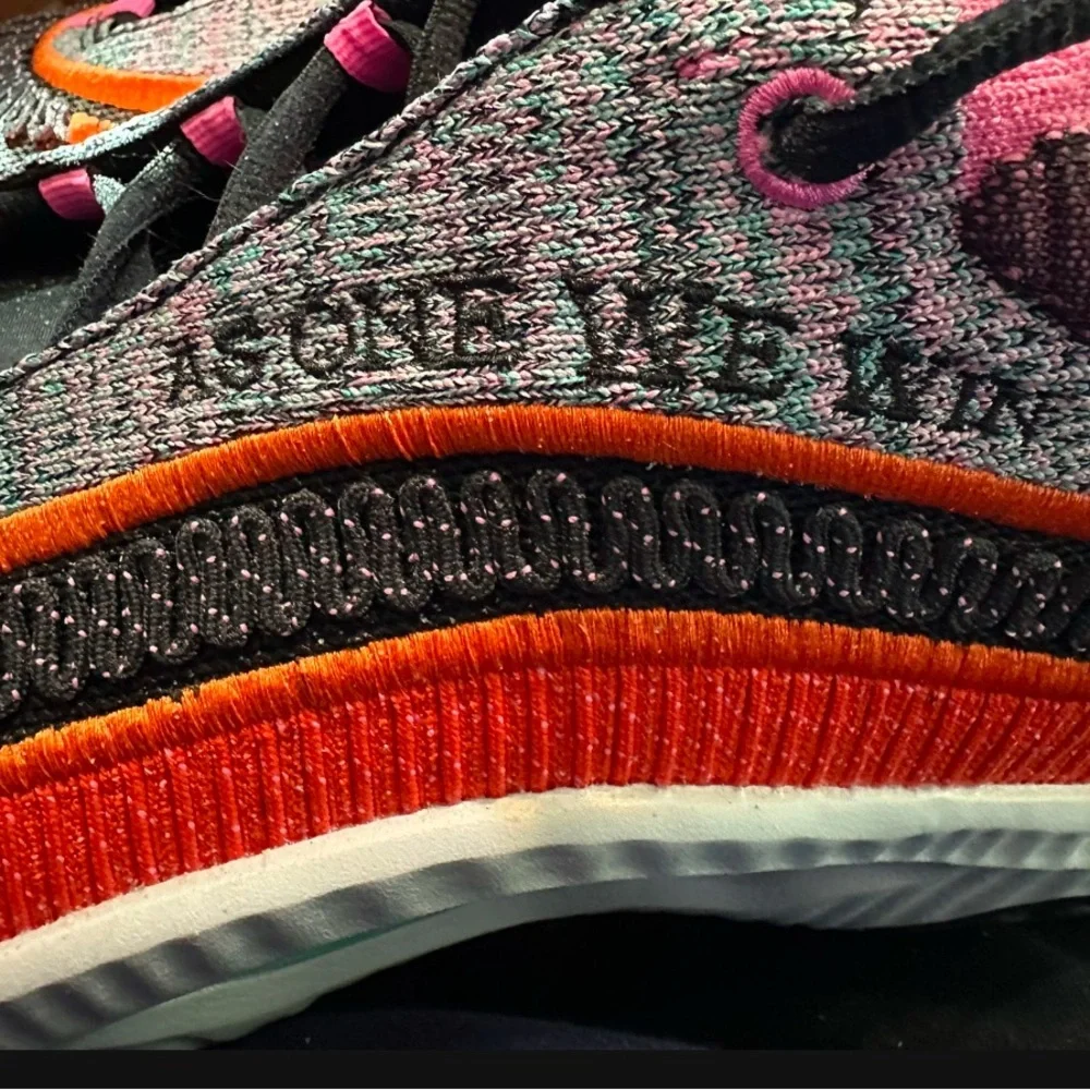 Nike cosmic unity