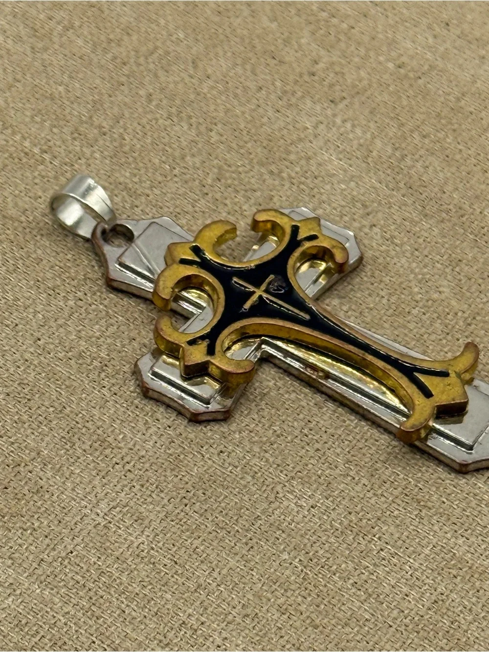 N/A elegant gold