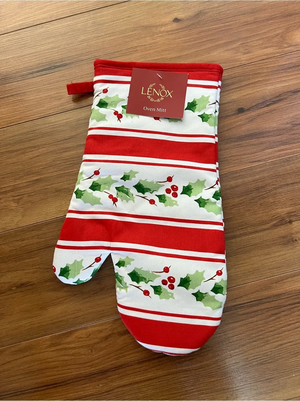Lenox Red, White & Green Holiday Kitchen Linen Set