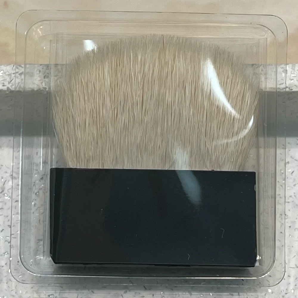 Benefit vaulted cosmetics