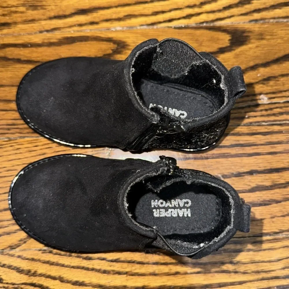 Harper Canyon stylish comfortable