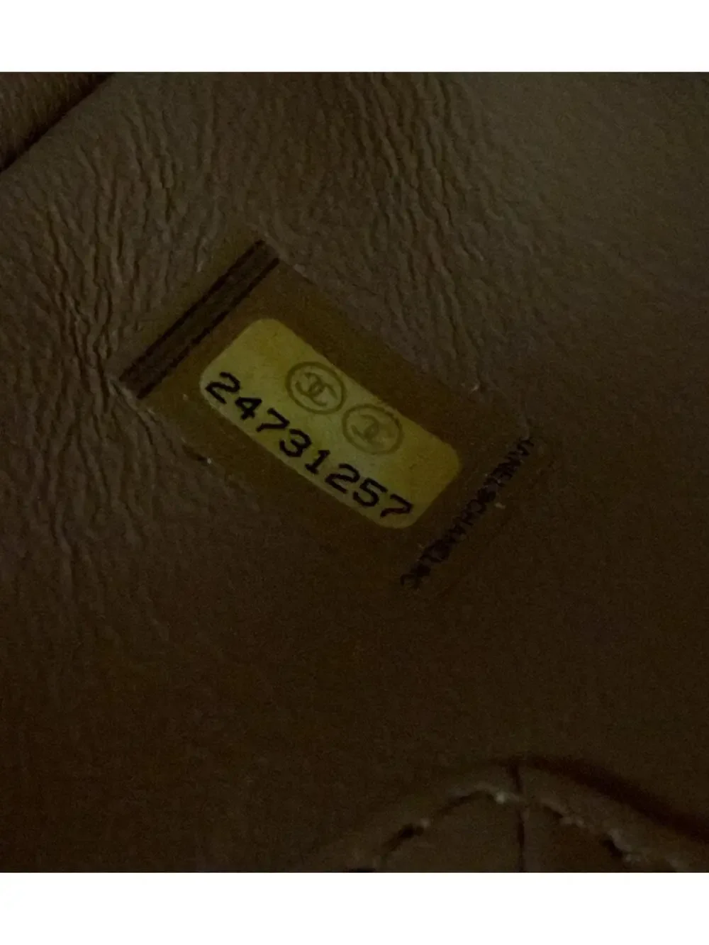 CHANEL wardrobe office