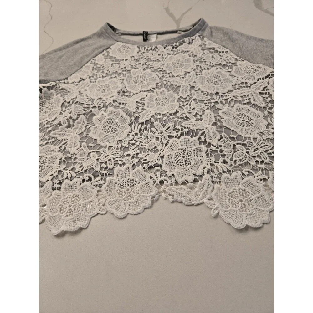 H&M divided women