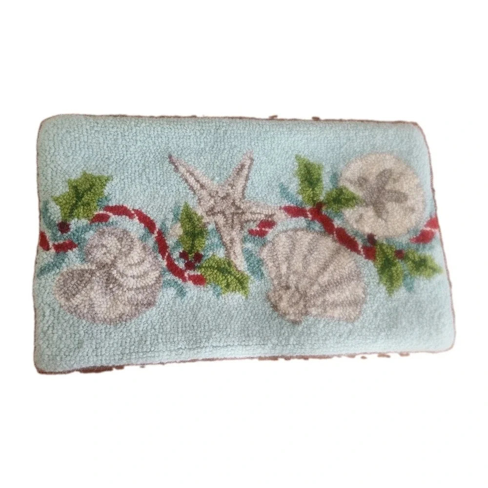Hooked Seashell Nautical Christmas Beach Holiday Pillow Cover Zipper Wool 12x20