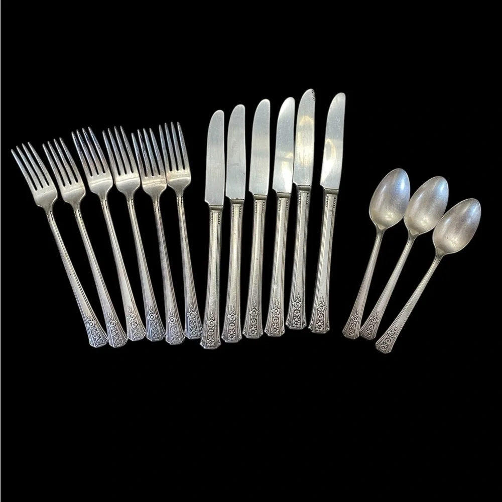 VTG Oneida Tudor Plate 1939 Fortune Silverplate Flatware Set - Floral Art Deco