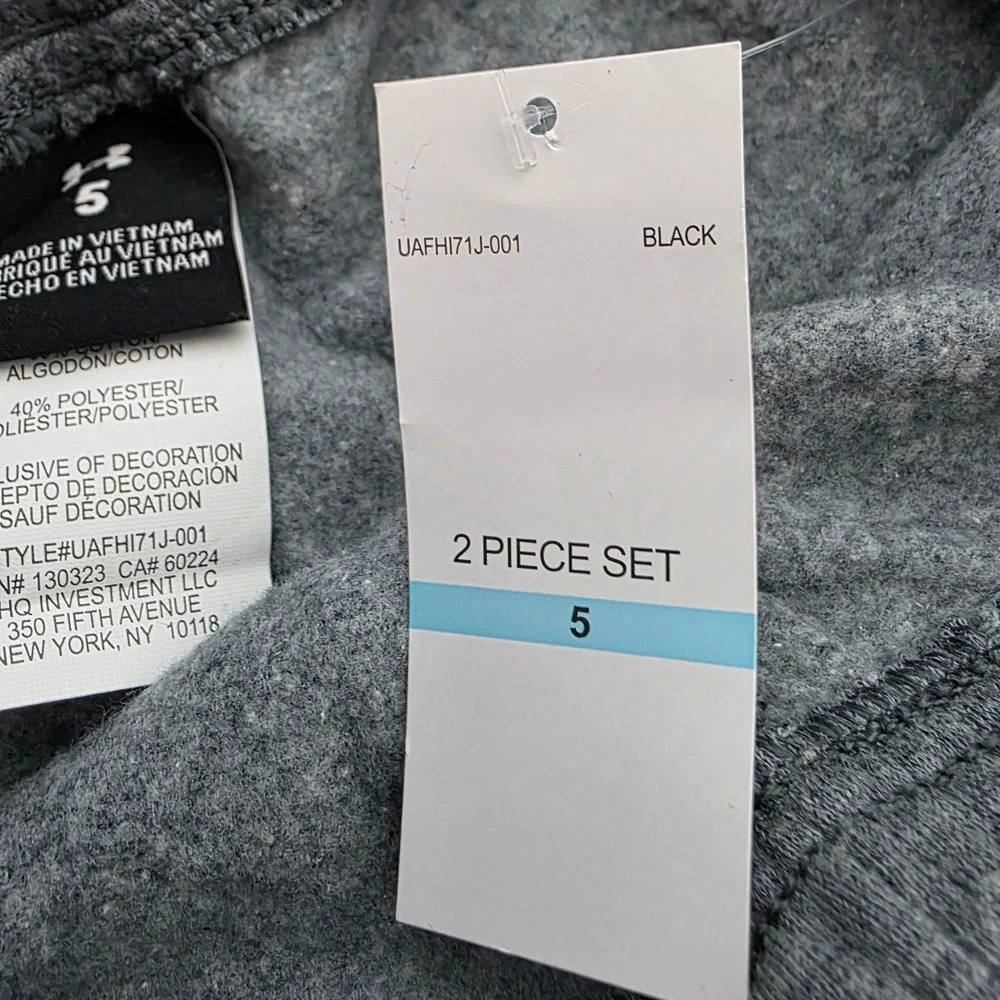 Under Armour Boys 2 Piece Set Black Long Sleeve Tee Grey Joggers Size 5 NWT