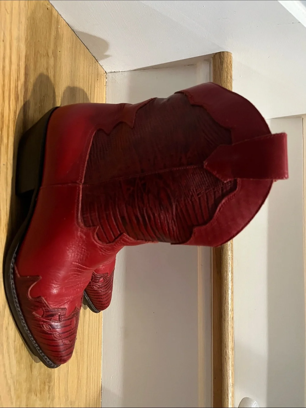 O-VENETIAN bold red