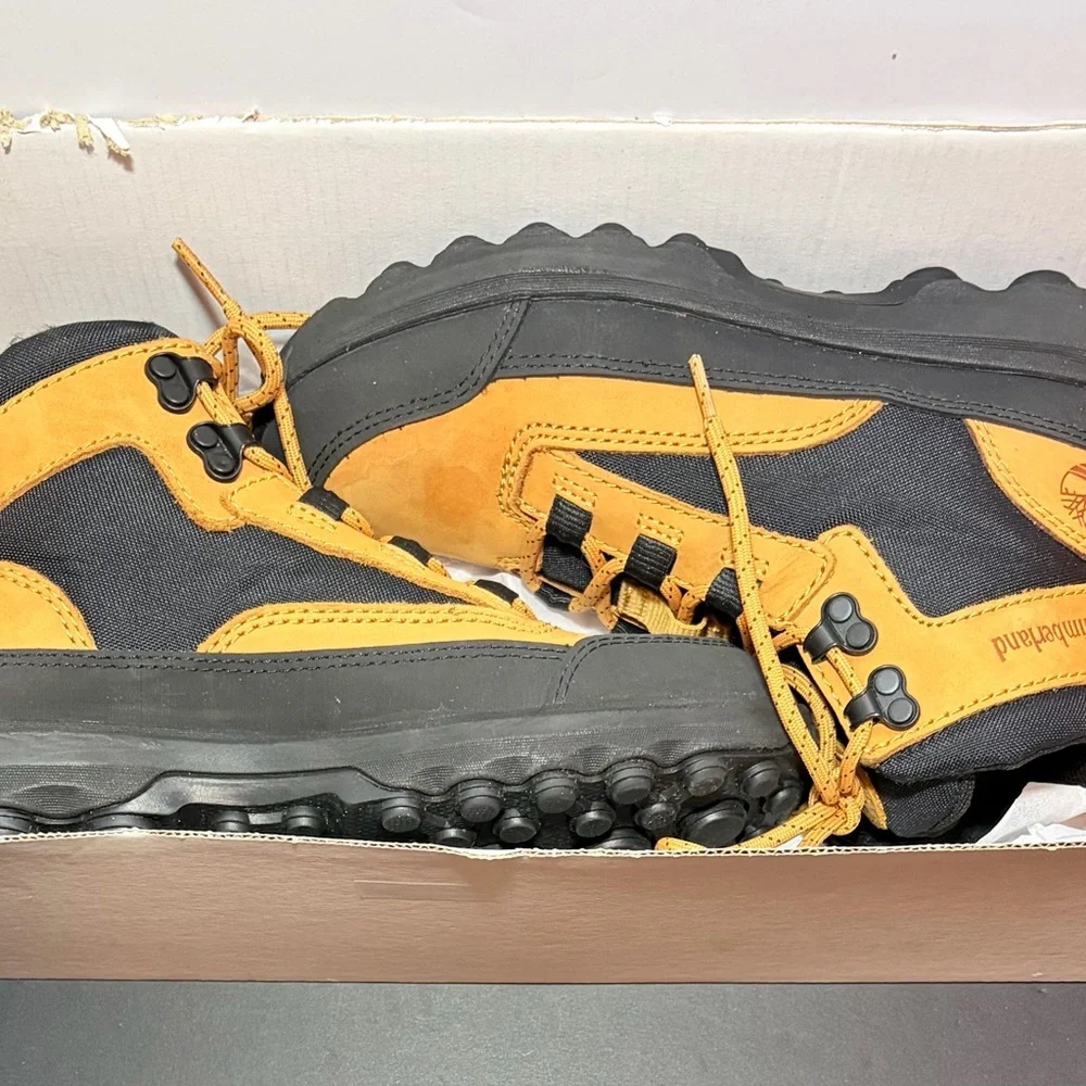 Timberland converge mid