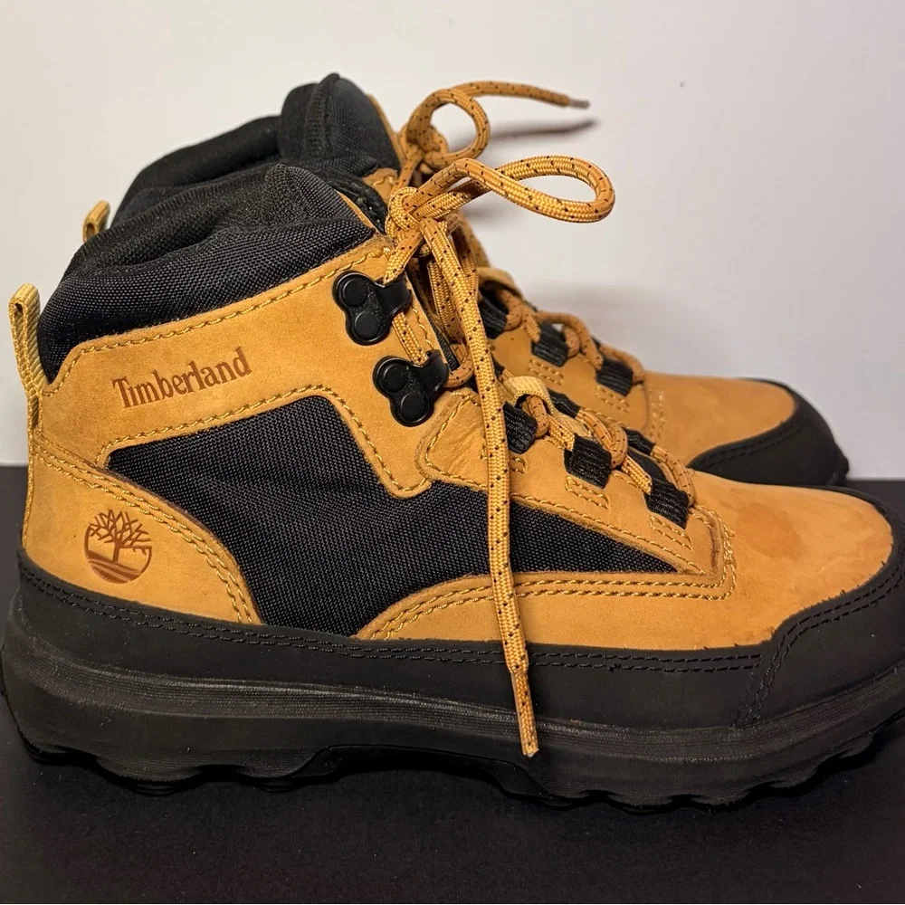Timberland converge mid
