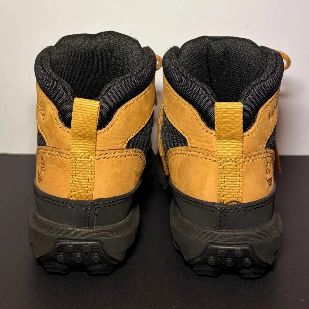 Timberland converge mid