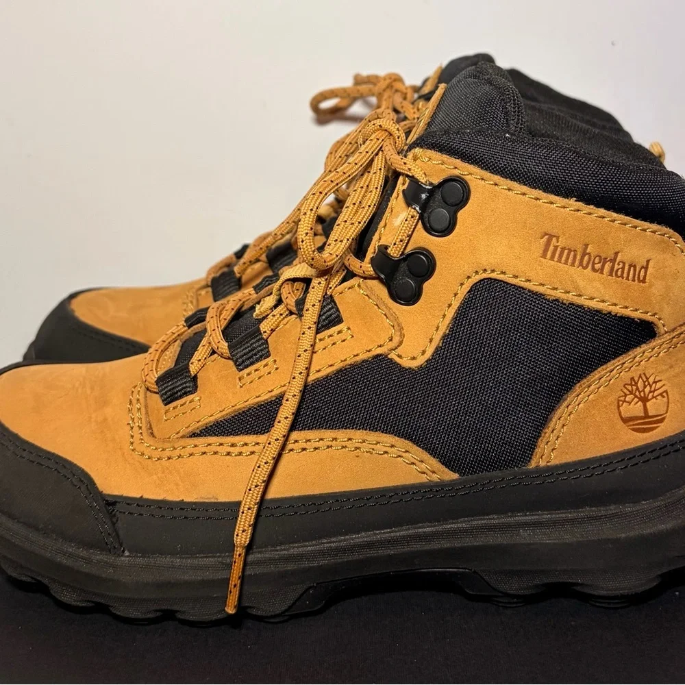 Timberland converge mid