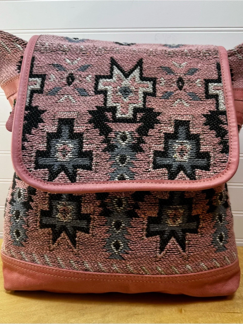 Myra Bag stylish pink