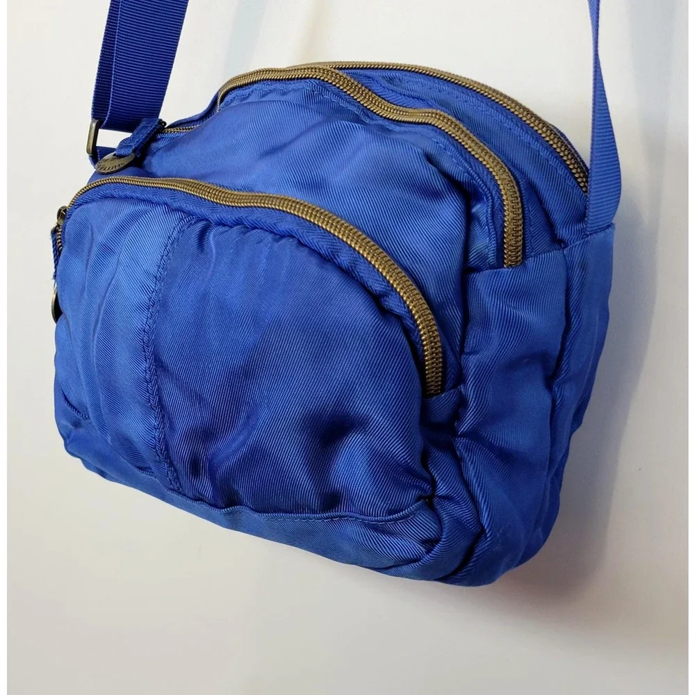 Travelon royal logo compartment