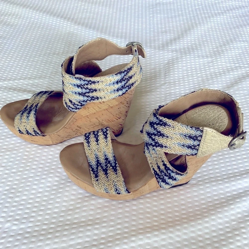 Calleen Cordero wedges closure