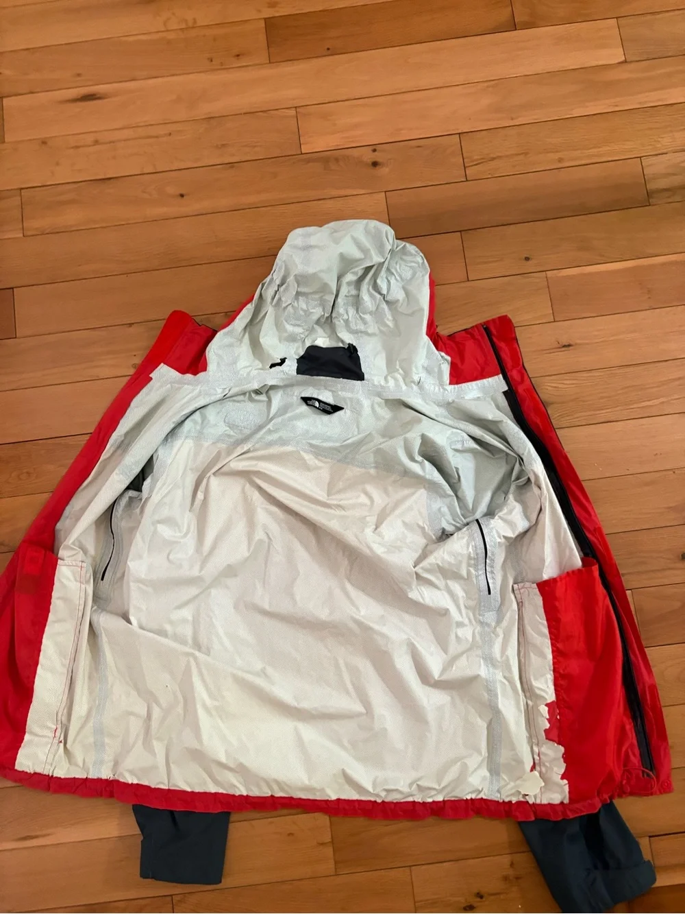 The North Face Men's Venture 2 DryVent Technology Jacket Black & Red Size M