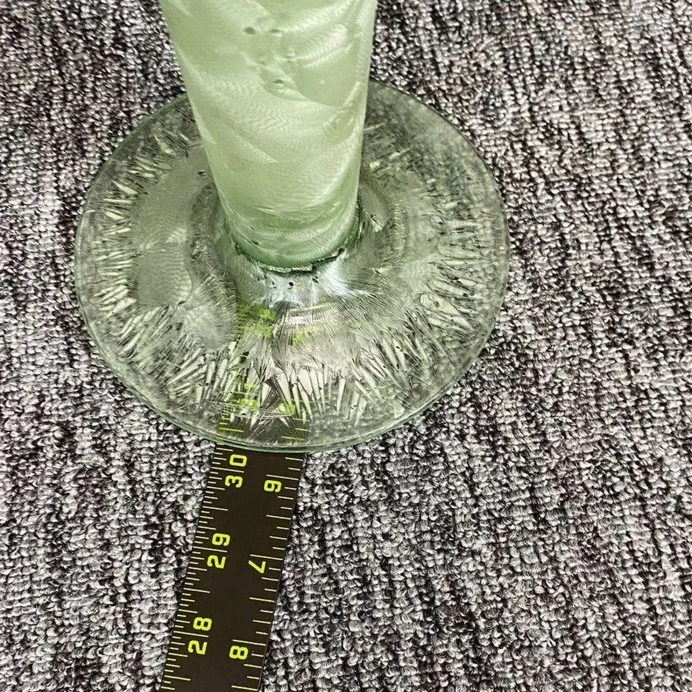 Unbranded glass trumpet