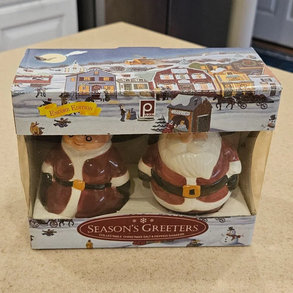 PUBLIX CERAMIC CHRISTMAS HOLIDAY SANTA & MRS CLAUS SALT & PEPPER SHAKERS SET