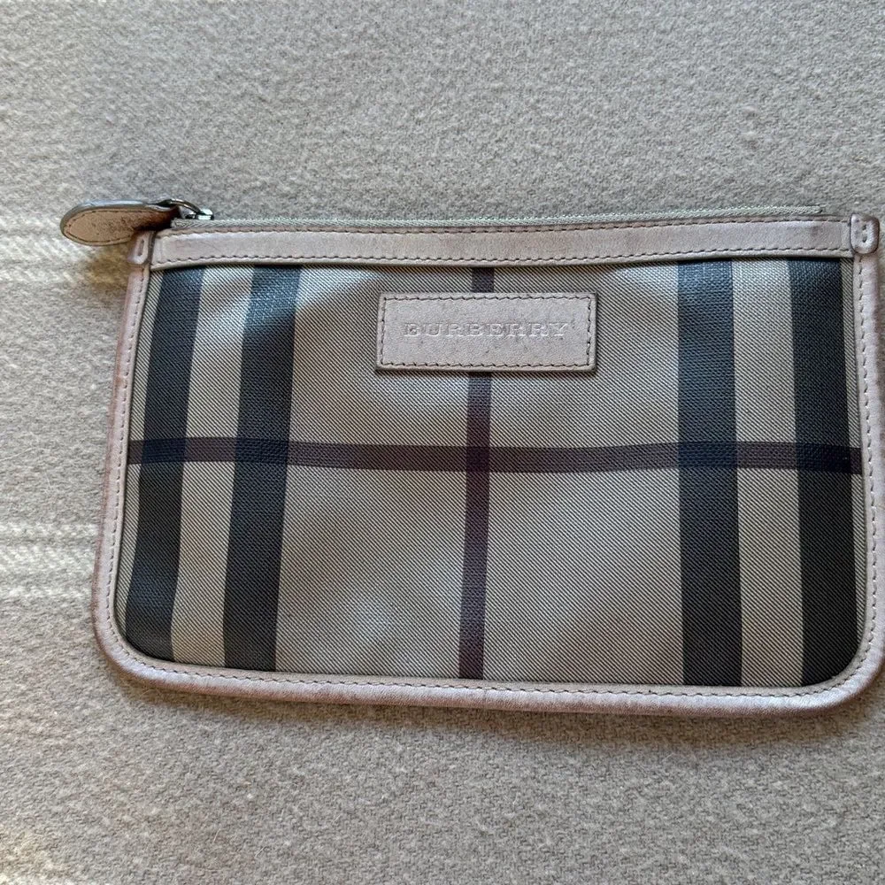 Burberry classic canvas