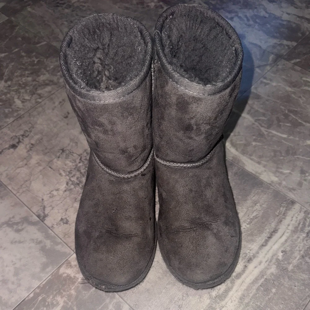 UGG kids classic