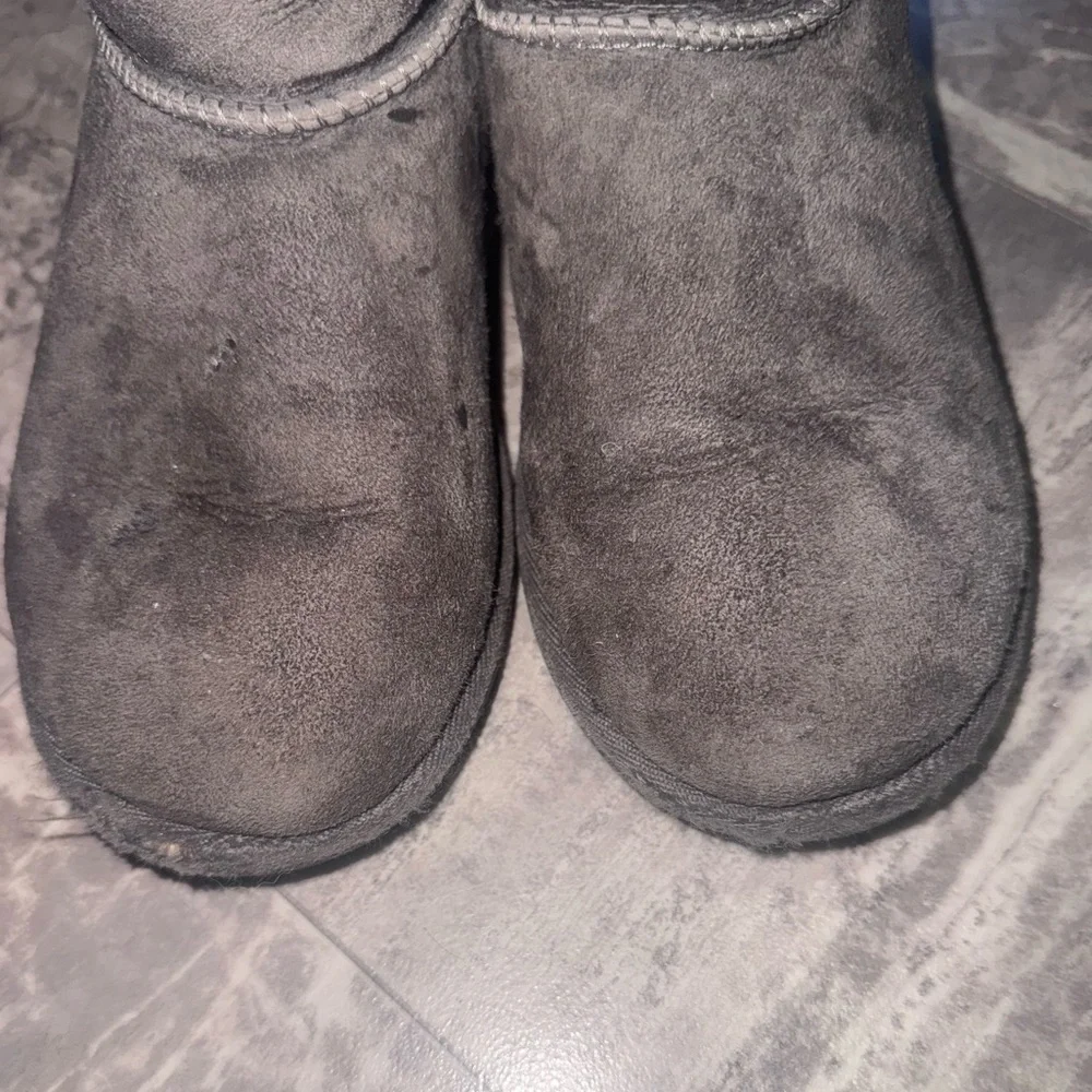 UGG kids classic