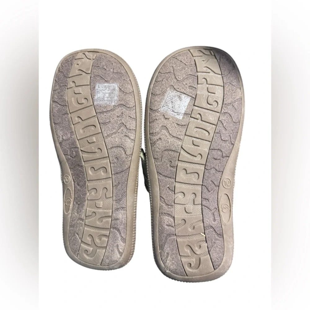 Magellan Outdoors questions leave