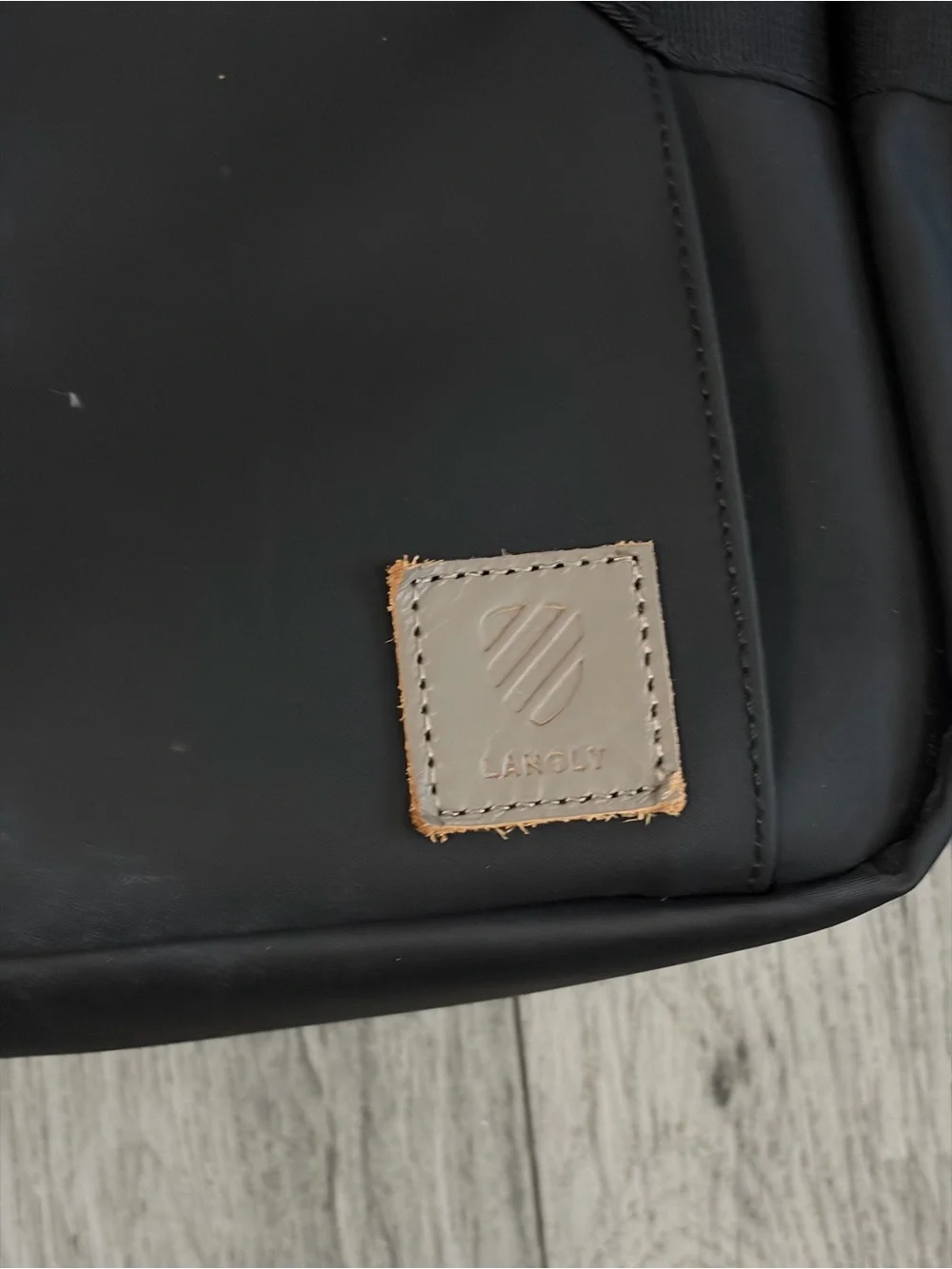 Langly material made