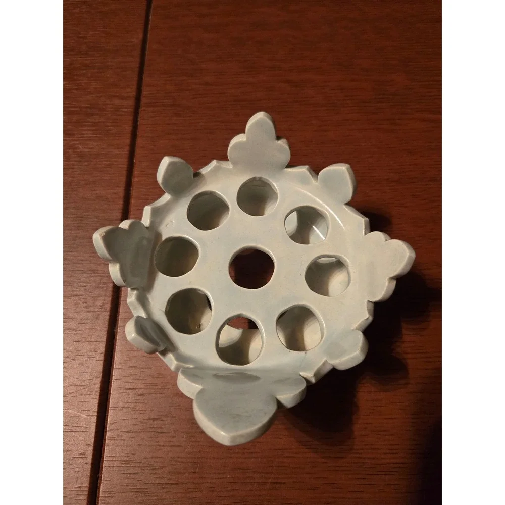 Unbranded ceramic crown