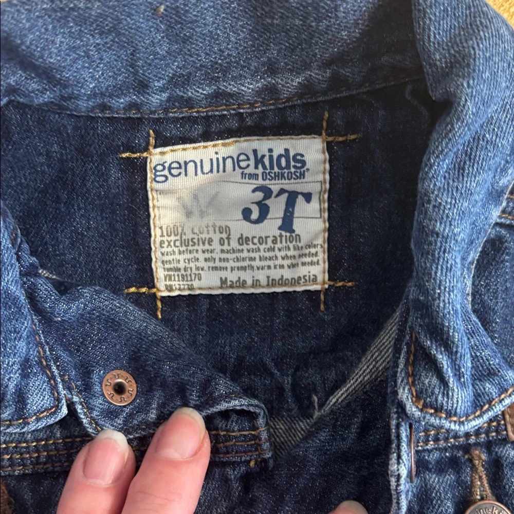 OshKosh Bgosh denim collar