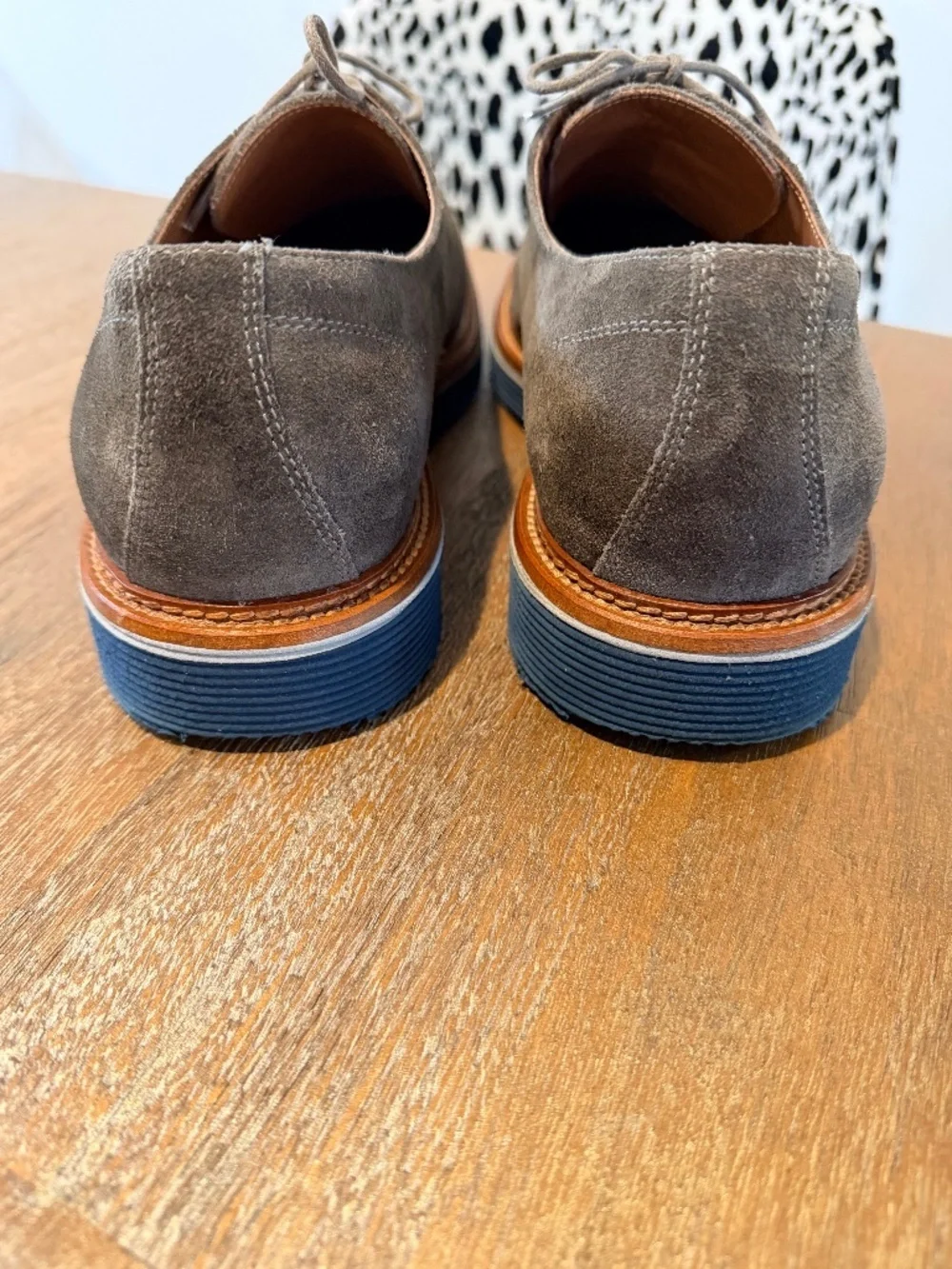 Johnston & Murphy photos textured laces