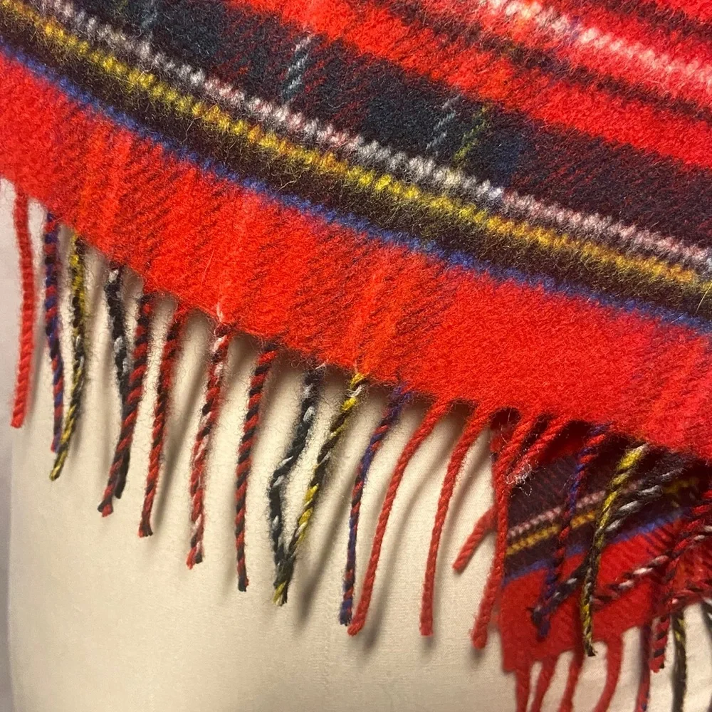 Flandre & CO Red Plaid Fringe Scarf. New.