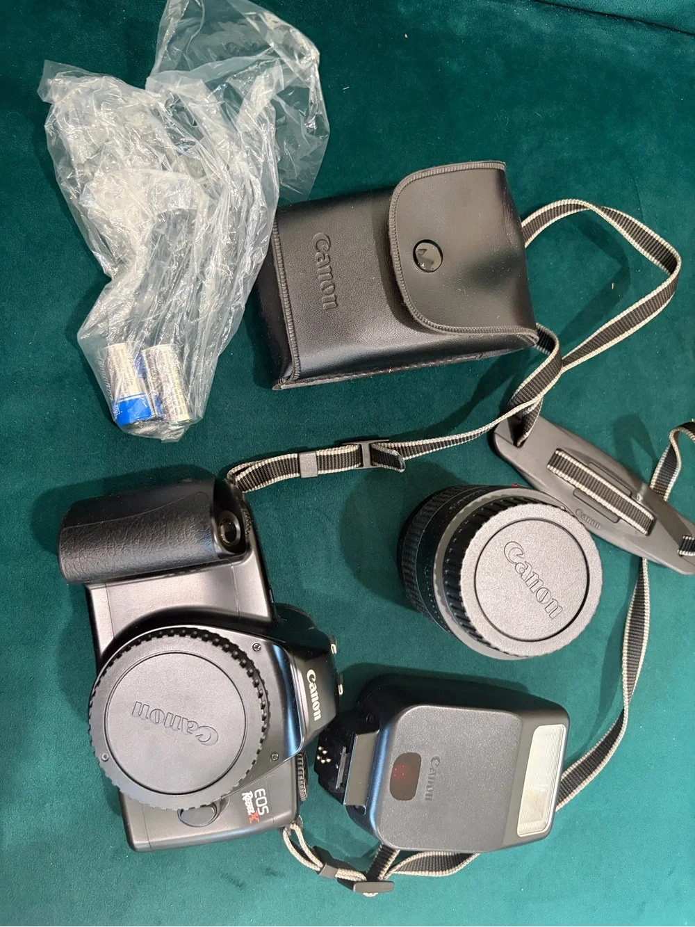 Canon Black  Camera Body with Lens and Flash Kit