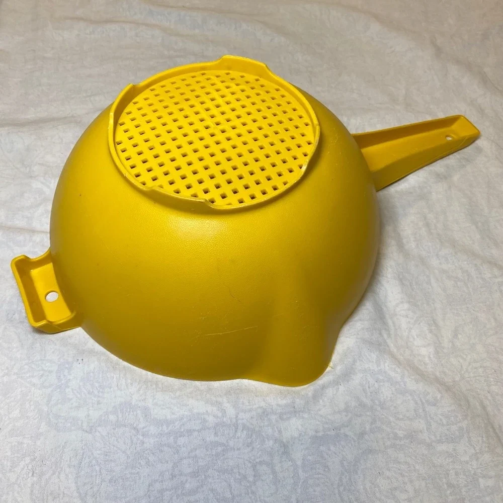 Tupperware bright vintage