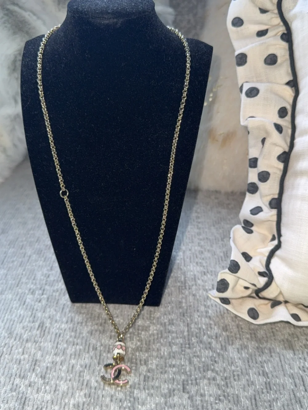 CHANEL beautiful authentic