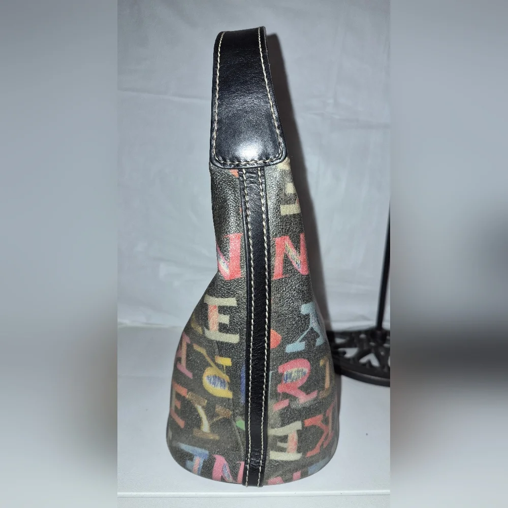 Dooney & Bourke erfect any flaws