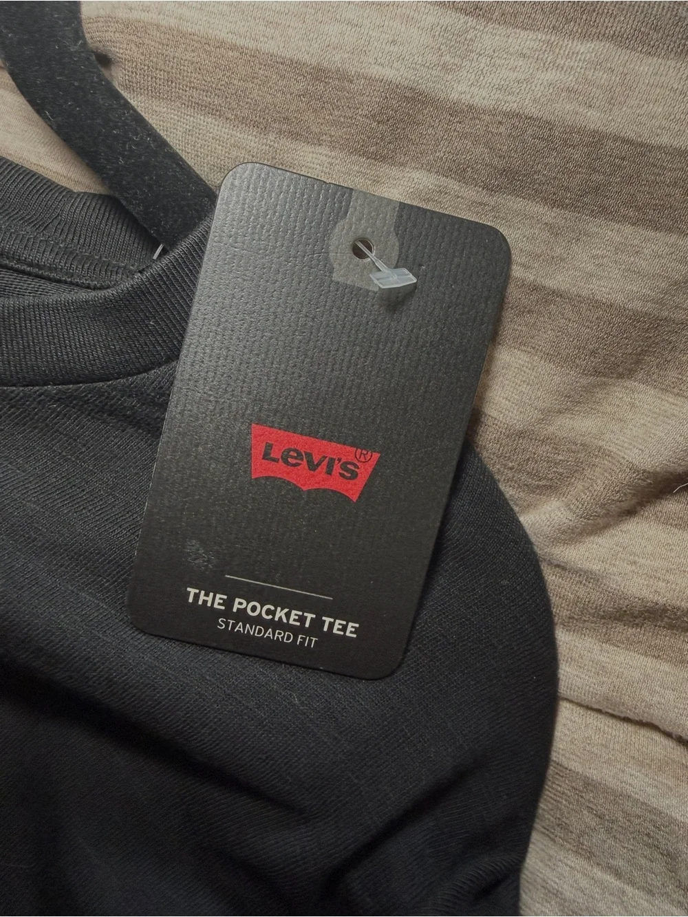Levi’s Men’s Black Pocket T-Shirt Standard Fit NWT XL