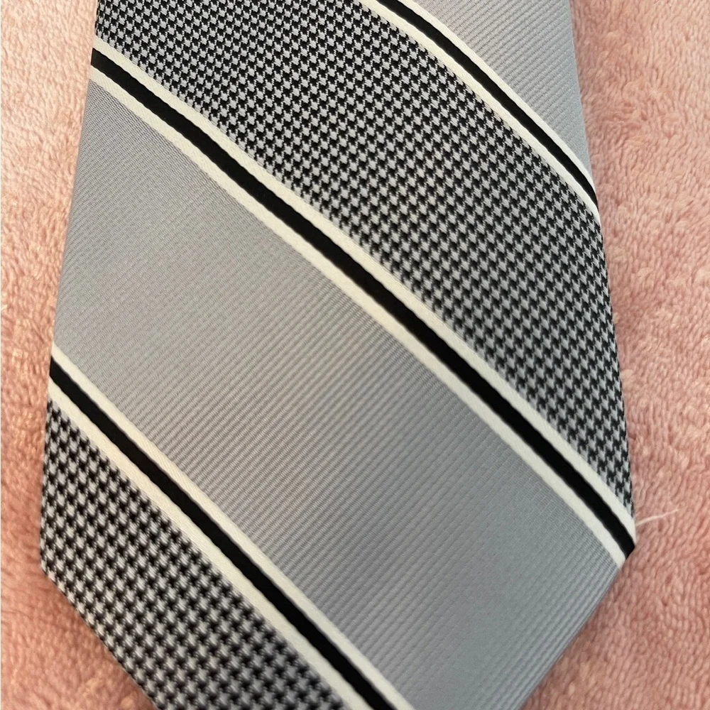 George sophisticated tie