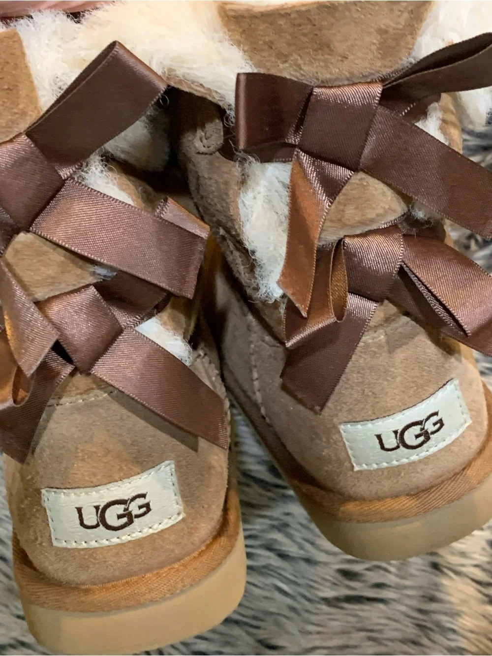 UGG Bailey Bow II kids color: Chestnut size 1
