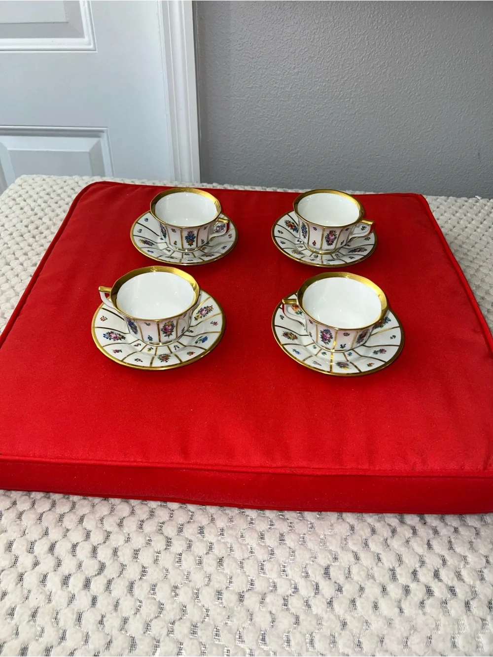 N/A elegant porcelain