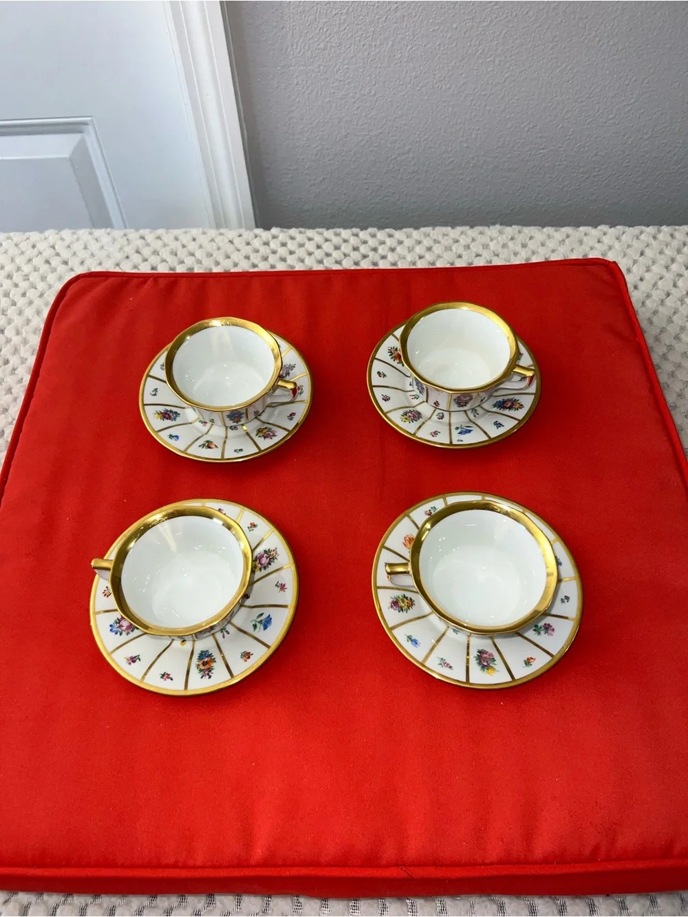 N/A elegant porcelain